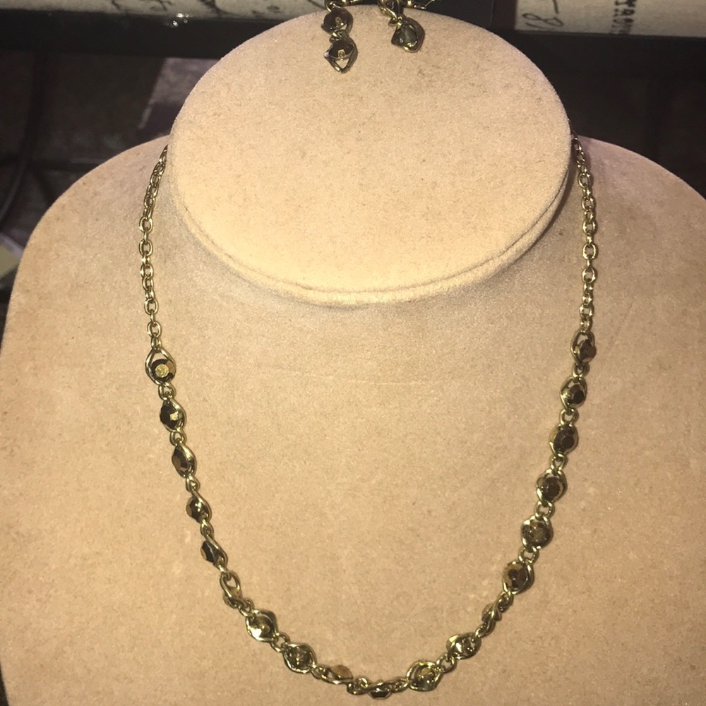 Small gold link set